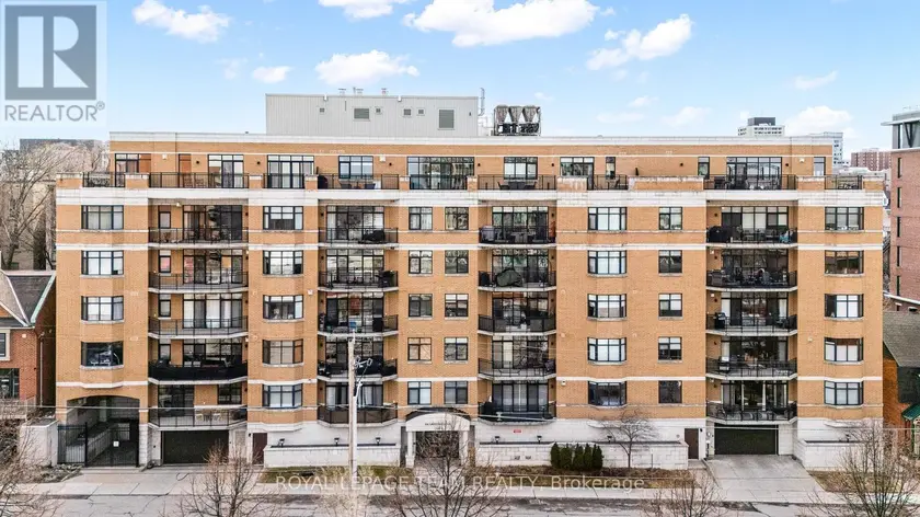 Apartment at 202 - 260 BESSERER STREET, Ottawa