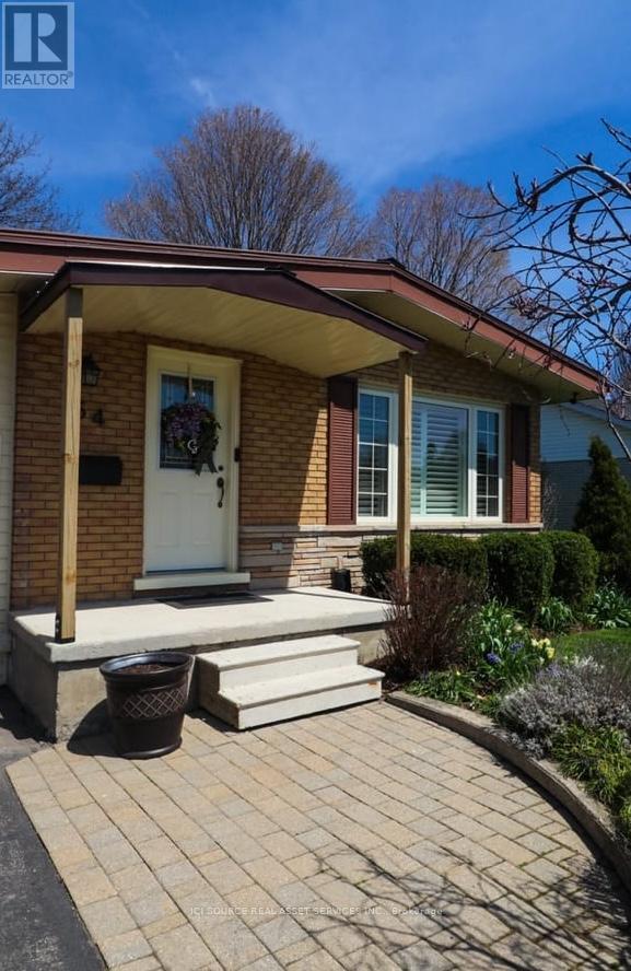 Detached at 54 FIRST STREET W, Woolwich