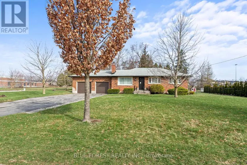Detached at 6742 JAMES STREET, London South