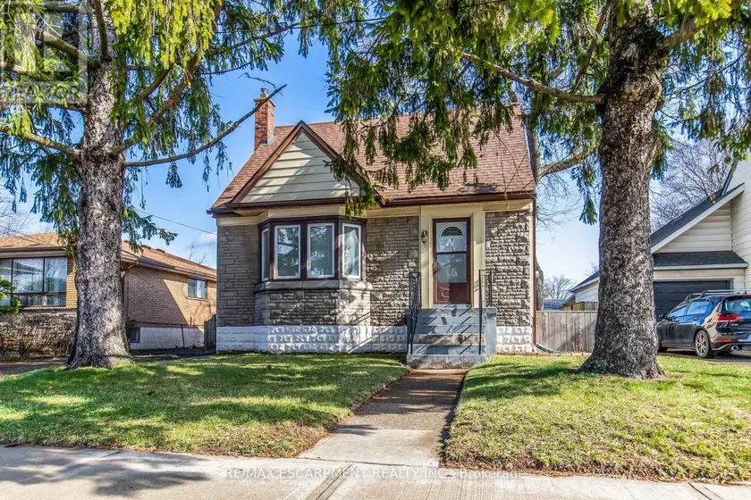 Detached at 269 QUEENSDALE AVENUE E, Hamilton