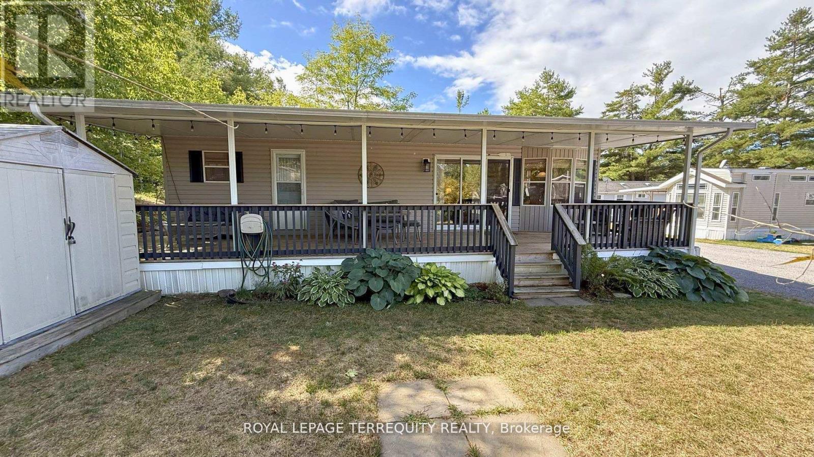 Detached at 328 ROCKVIEW, Selwyn