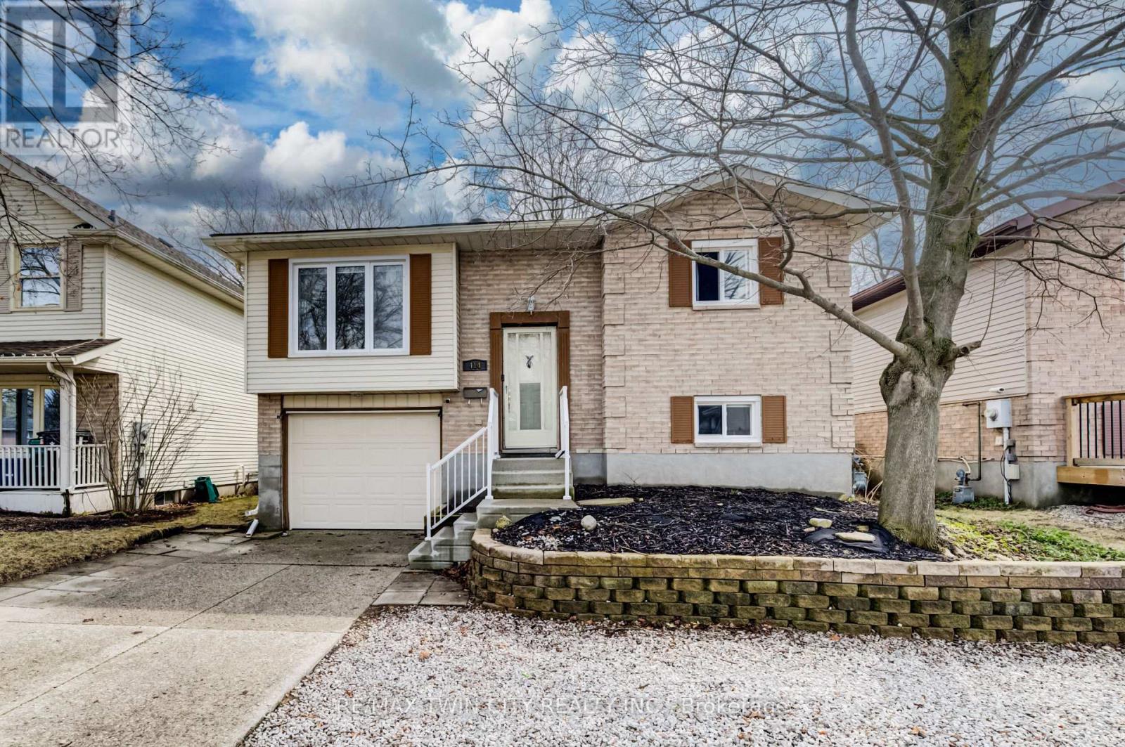 Detached at 414 WOODS LANE, Cambridge