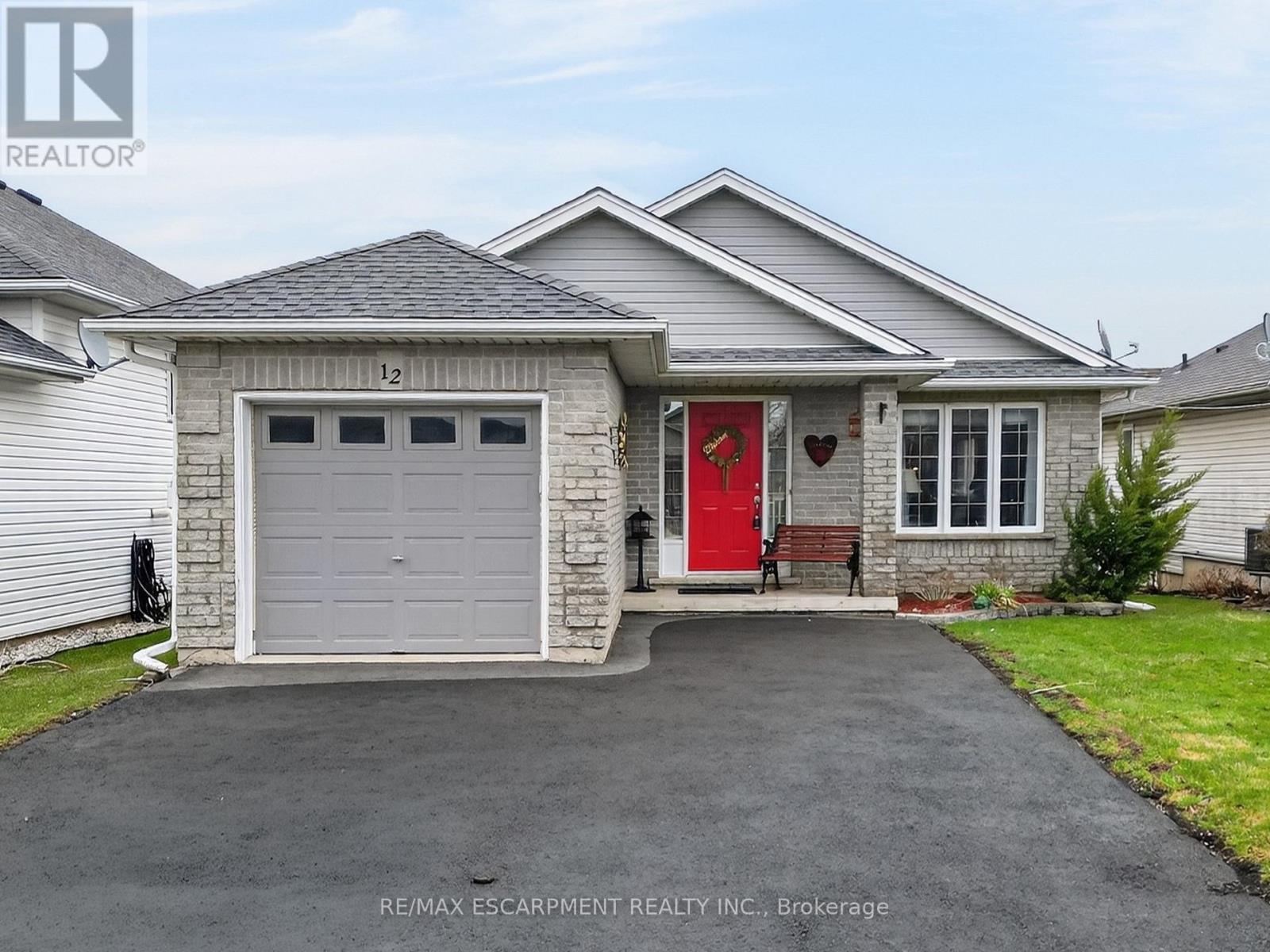Detached at 12 COURTNEY CRESCENT, Welland (N. Welland)
