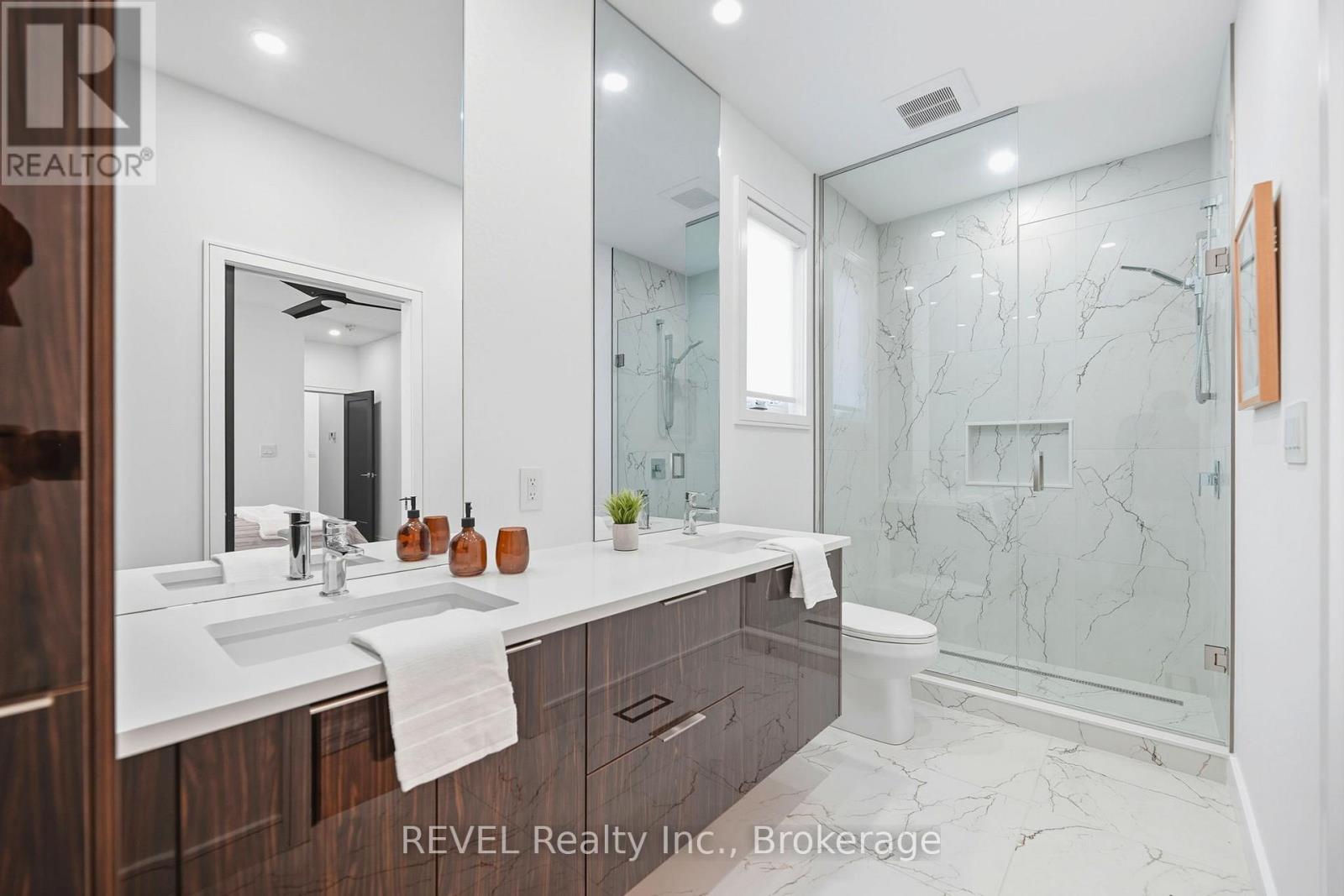 Detached at 40 IVY CRESCENT, Thorold