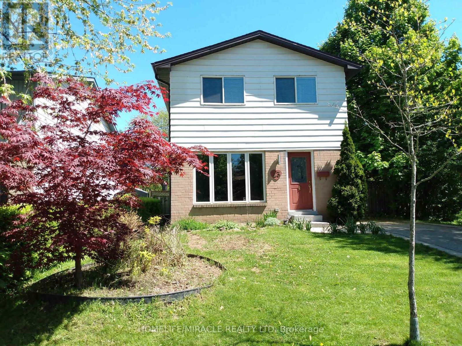 Detached at 23 HEATHERDALE PLACE, Hamilton (Gourley)