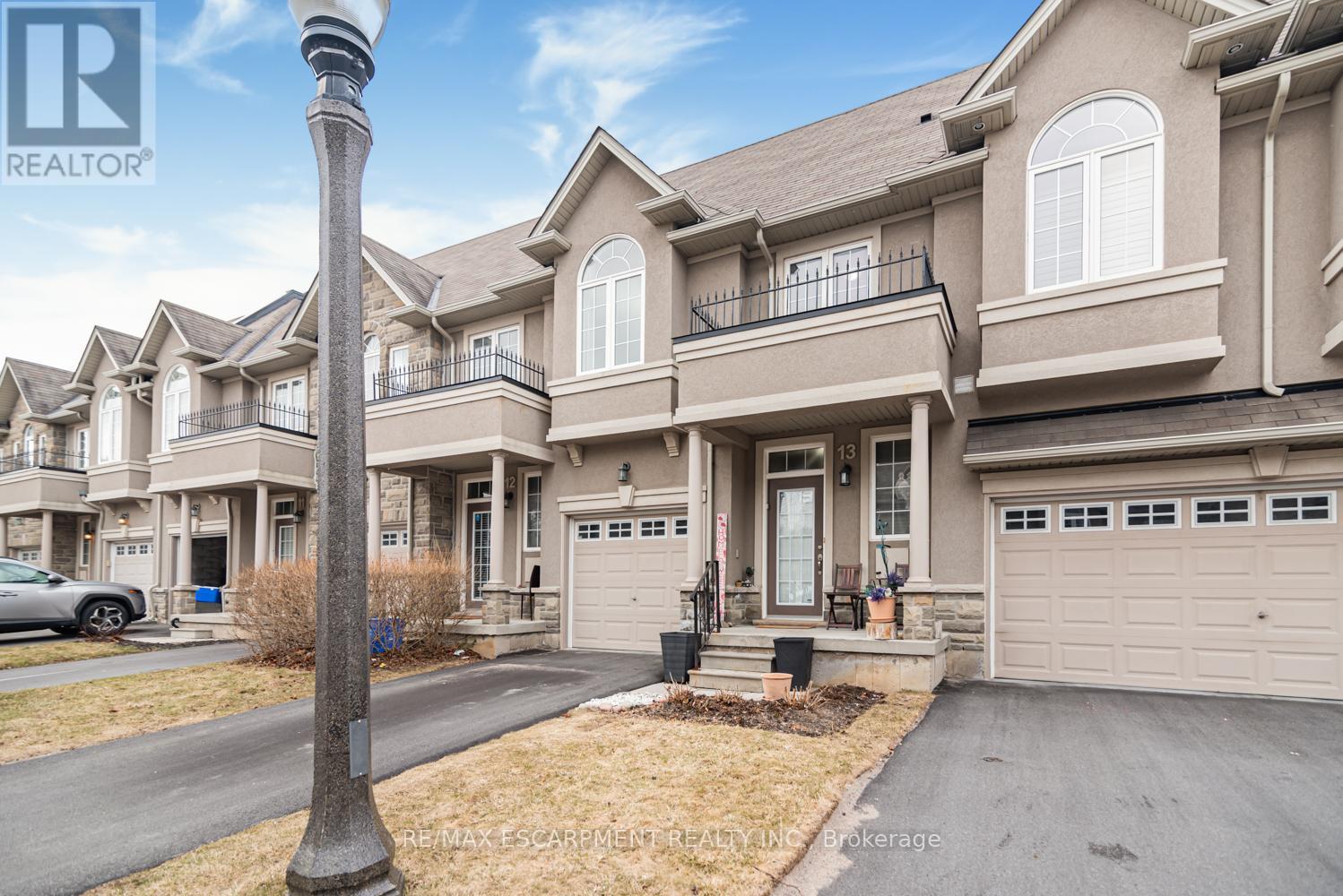Townhouse at 13 - 370 STONEHENGE DRIVE, Hamilton (Meadowlands)