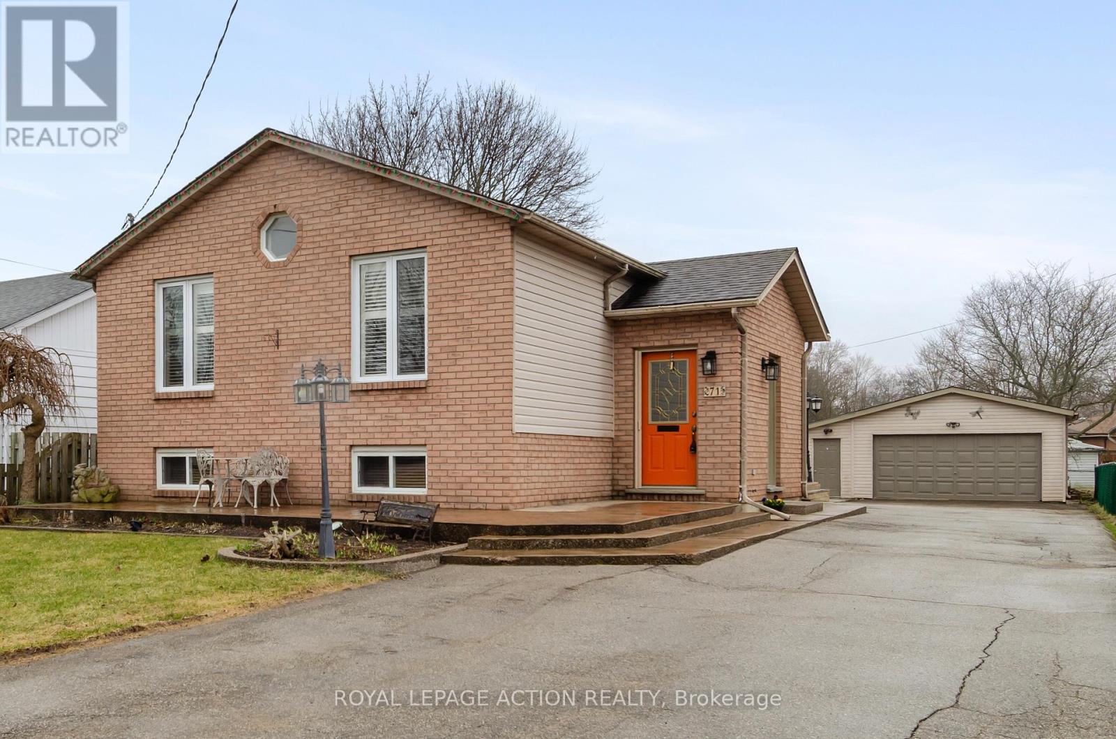 Detached at 71 BARNES AVENUE, Brantford
