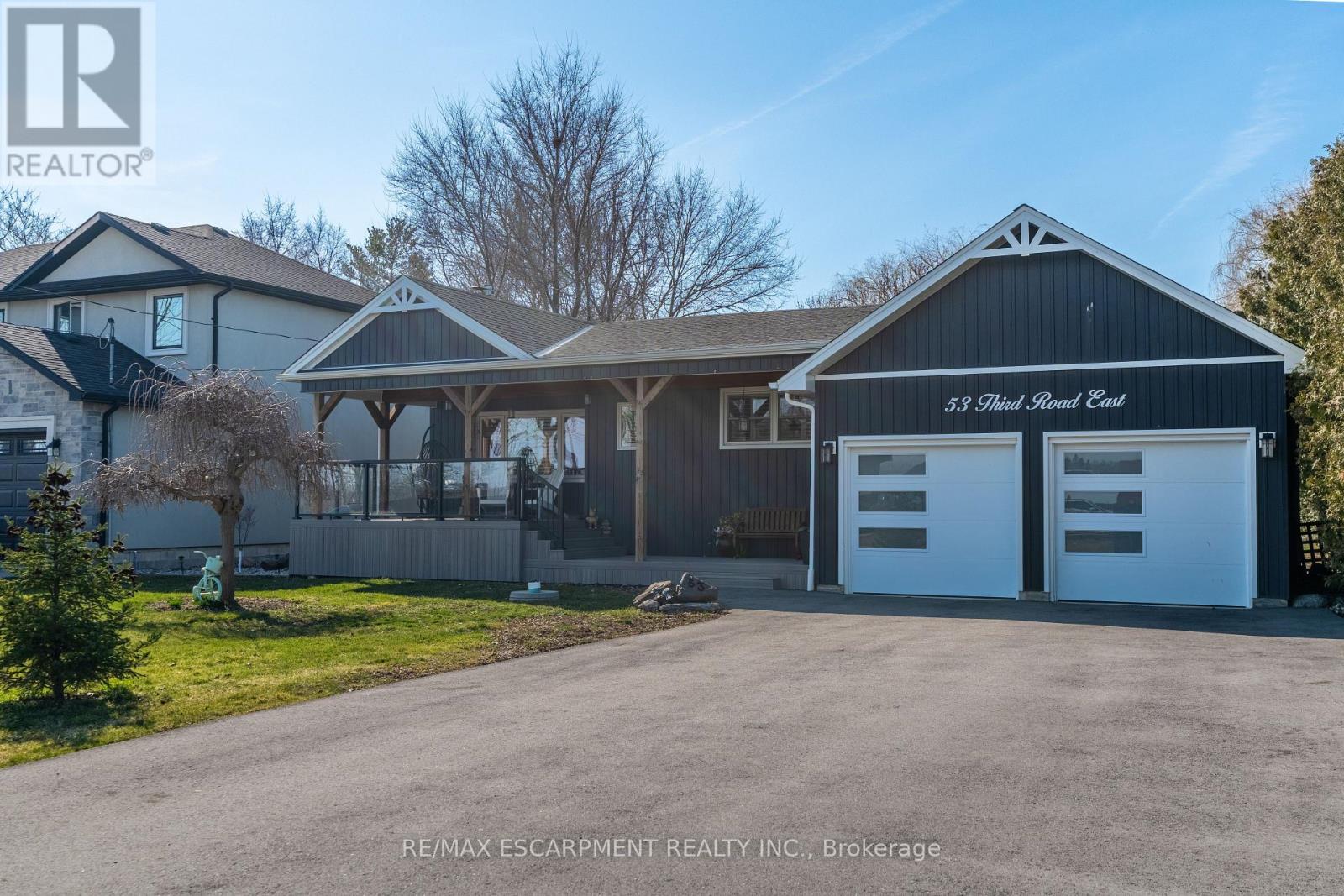 Detached at 53 THIRD ROAD E, Hamilton