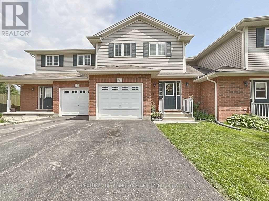 Townhouse at 9 - 124 COLLEGE STREET, West Lincoln (Smithville)