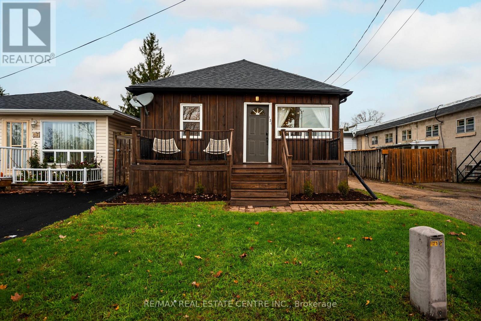 Detached at 121 PROTON STREET N, Southgate