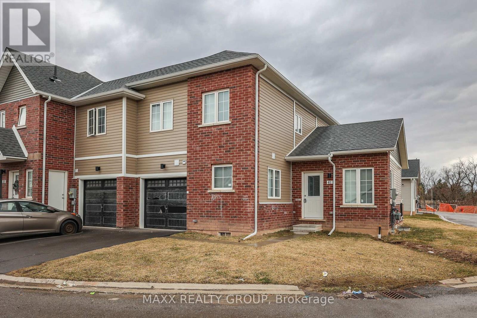 Townhouse at 41 WATERLEAF TRAIL, Welland (Broadway)