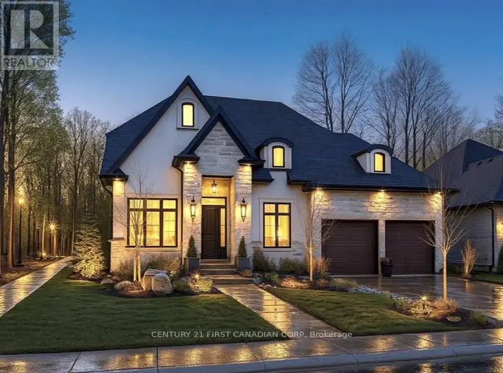 Detached at 863 WHITE PINE STREET, London