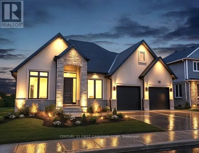 Detached at 871 WHITE PINE STREET, London