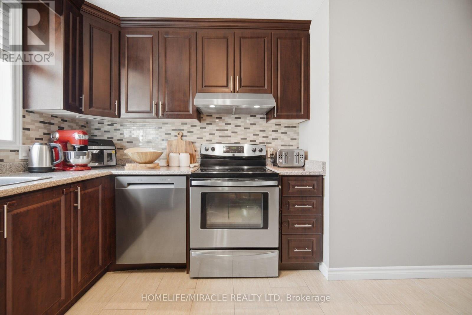 Townhouse at 50 WESTMOUNT ROAD, Kitchener