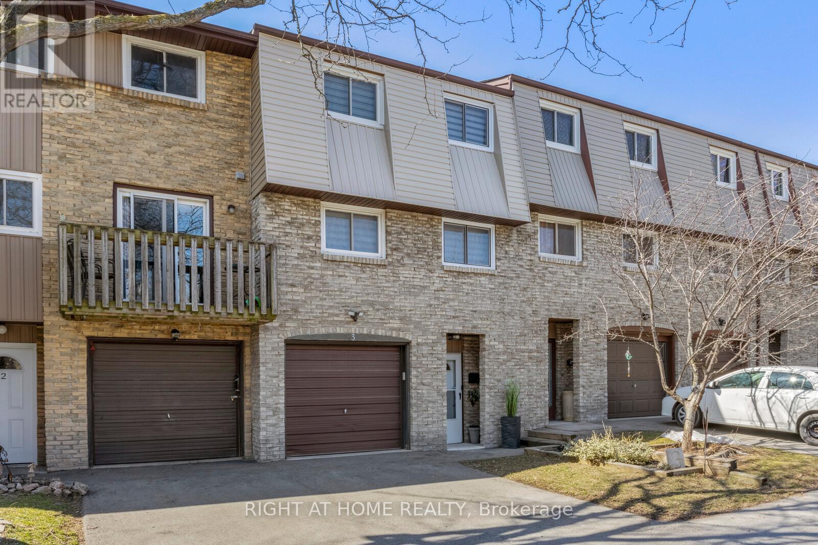 Townhouse at 3 - 985 LIMERIDGE ROAD E, Hamilton (Berrisfield)