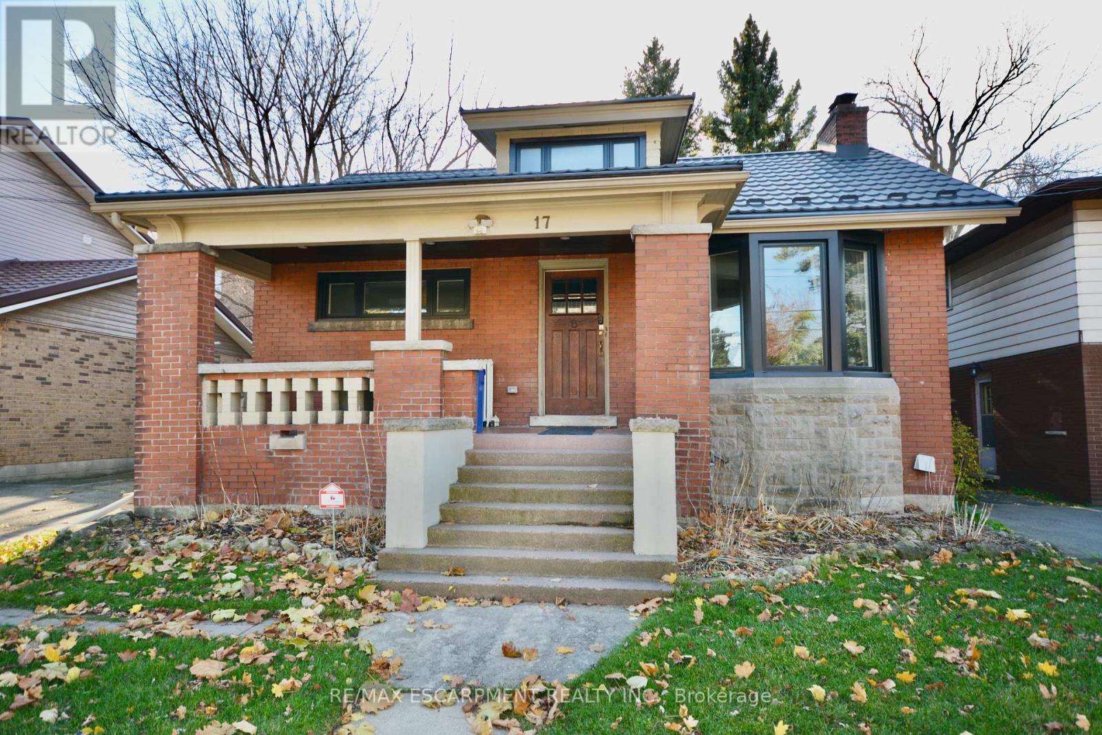 Detached at LOWER - 17 INVERNESS AVENUE W, Hamilton (Mountview)