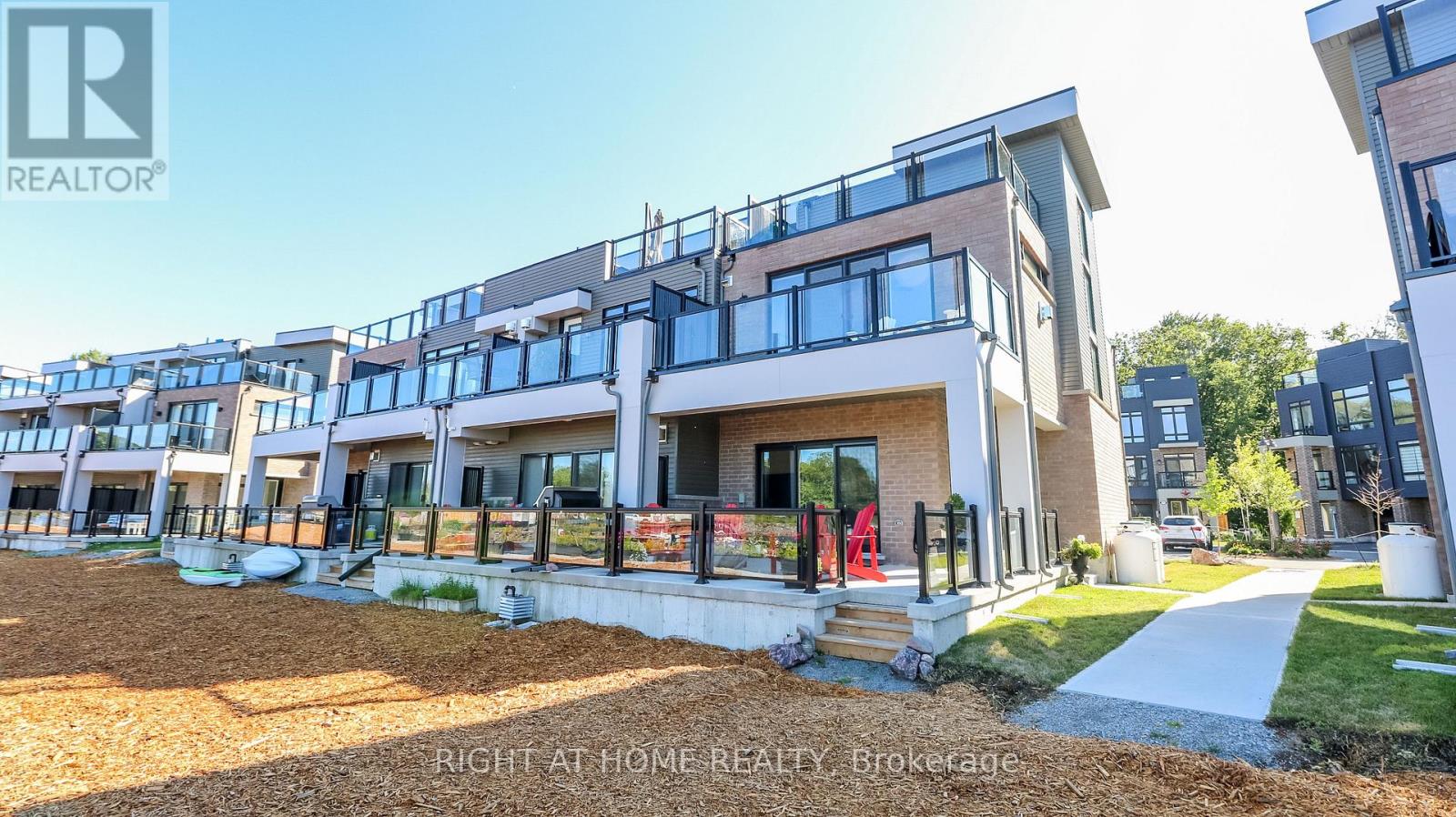 Townhouse at 100 MARINA VILLAGE DRIVE, Georgian Bay (Baxter)