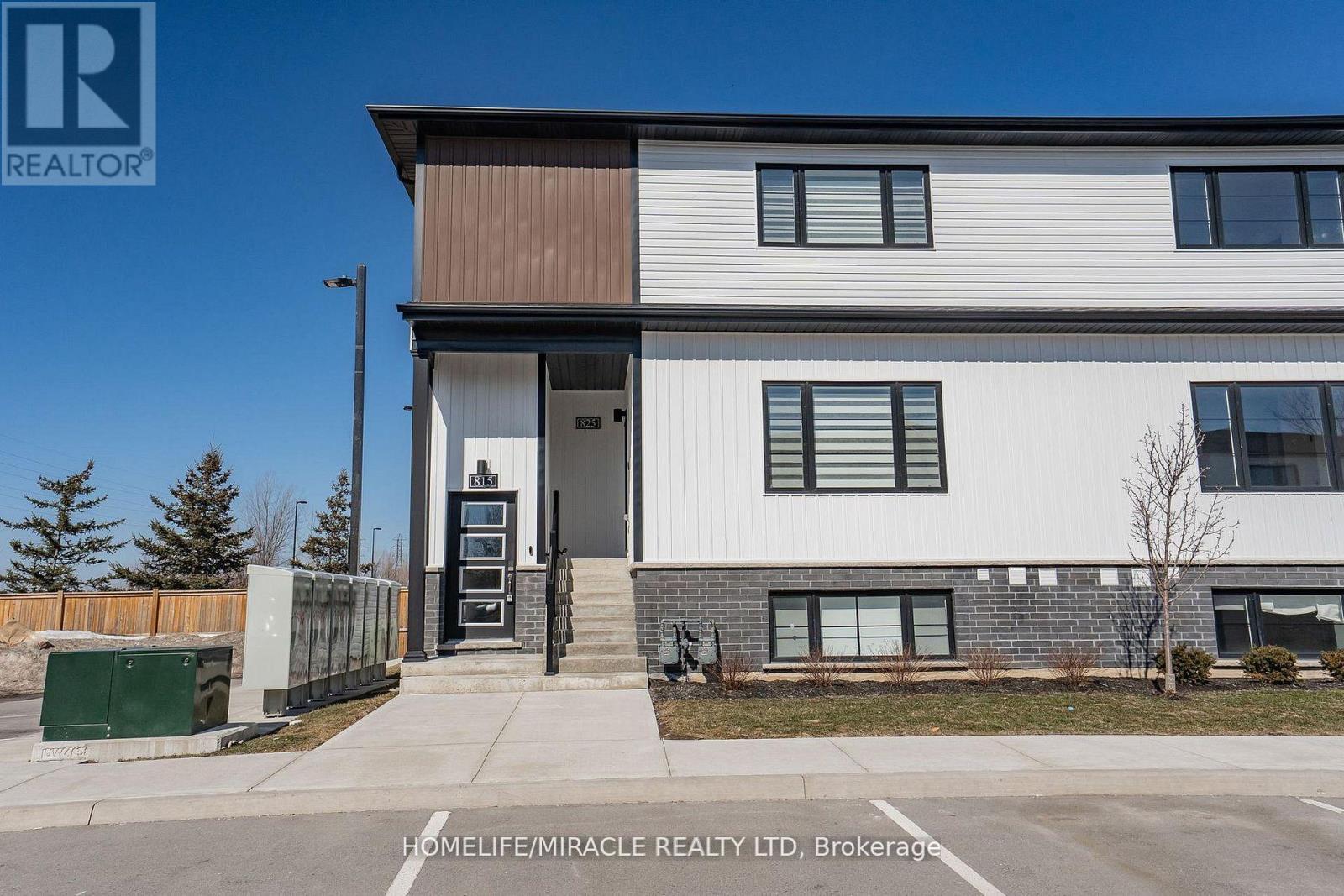 Townhouse at 825 - 4263 FOURTH AVENUE, Niagara Falls (Downtown)