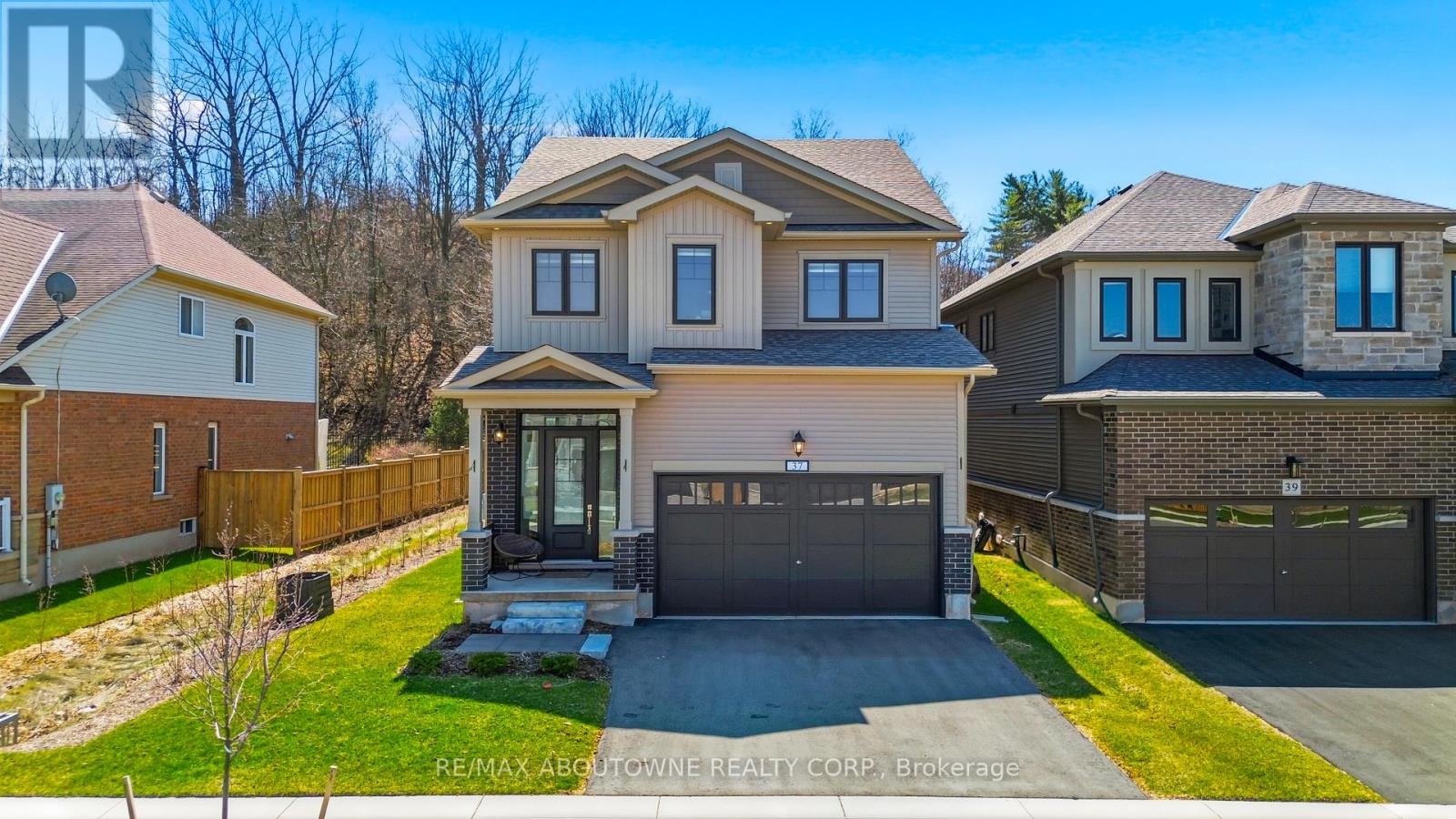 Detached at 37 RIESLING STREET, Grimsby (Grimsby East)