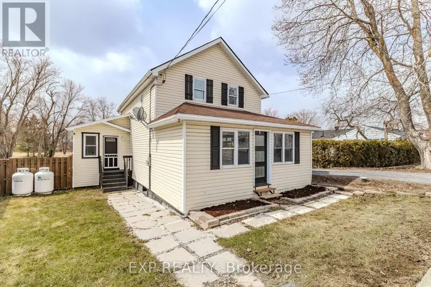 Detached at 4872 COUNTY RD 20 ROAD, South Glengarry