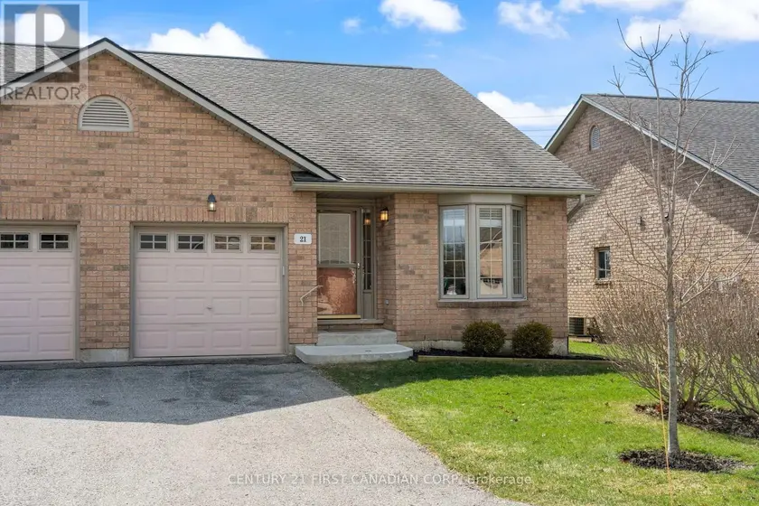 Townhouse at 21 - 19 SOMERSET DRIVE, Norfolk