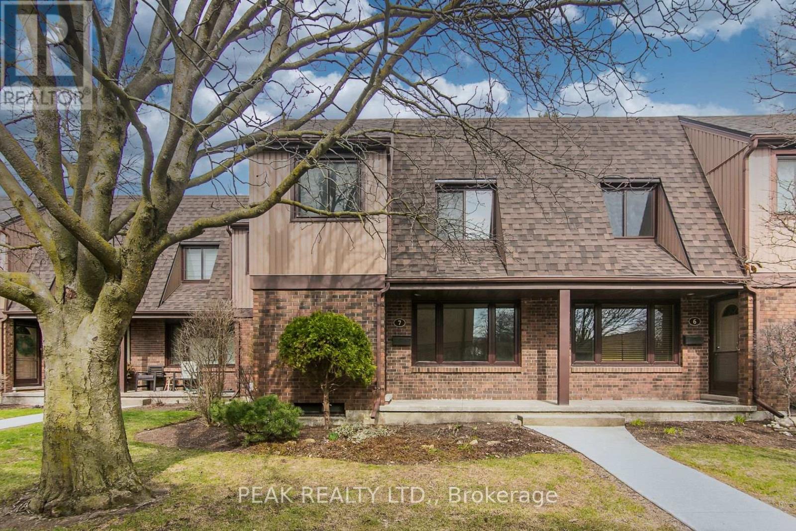 Townhouse at 7 - 279 SANDOWNE DRIVE, Waterloo