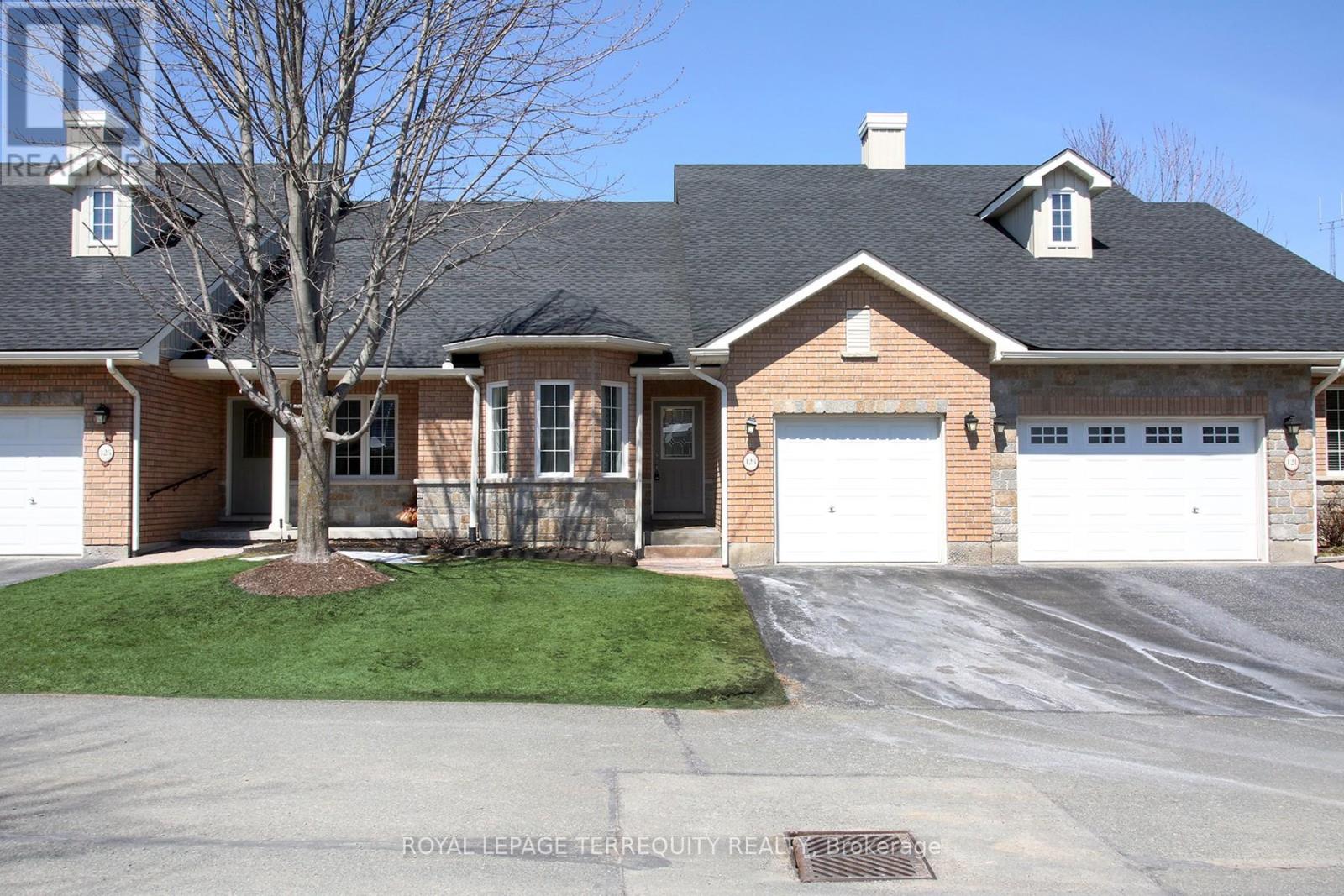 Townhouse at 69 - 123 VILLAGE CRESCENT, Peterborough (Otonabee Ward 1)