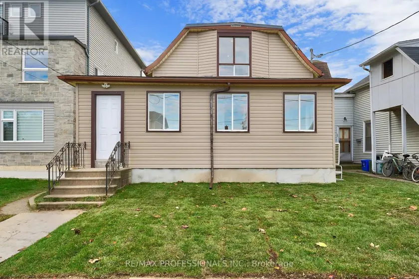 Multiplex at APARTMENT B - 27 OAKDALE AVENUE, St. Catharines
