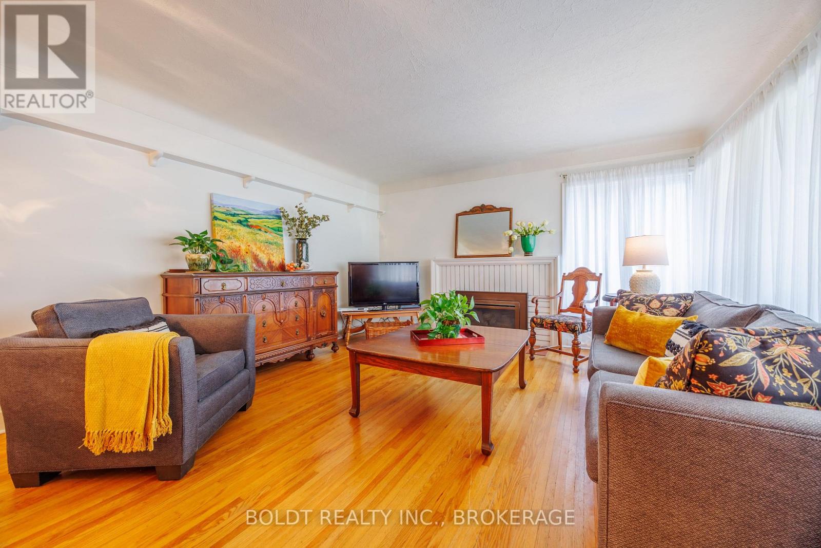 Detached at 6 MOUNTAINVIEW DRIVE, St. Catharines (Glendale/Glenridge)