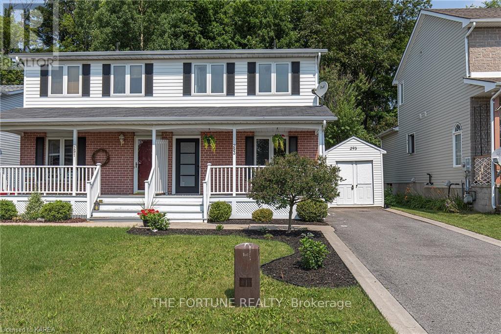Semi-Detached/Link at 293 GRANDTRUNK AVENUE E, Kingston (East Gardiners Rd)