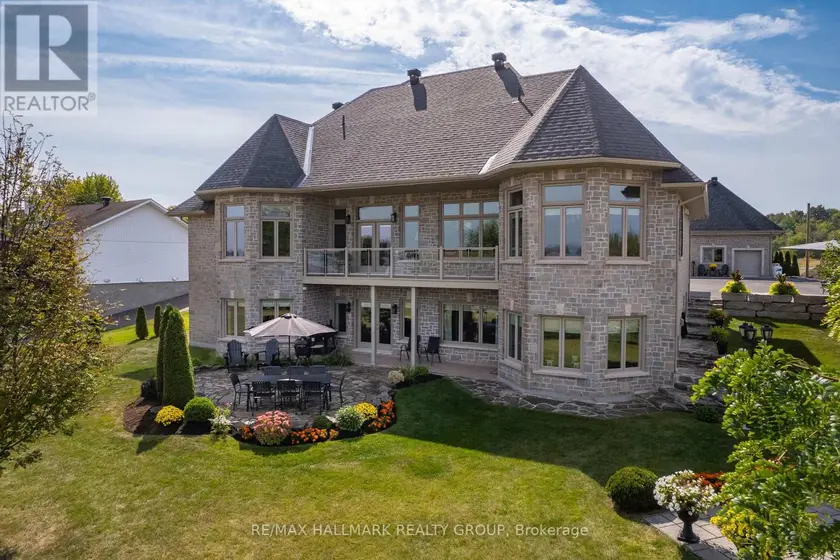 Detached at 3285 FRONT ROAD S, East Hawkesbury