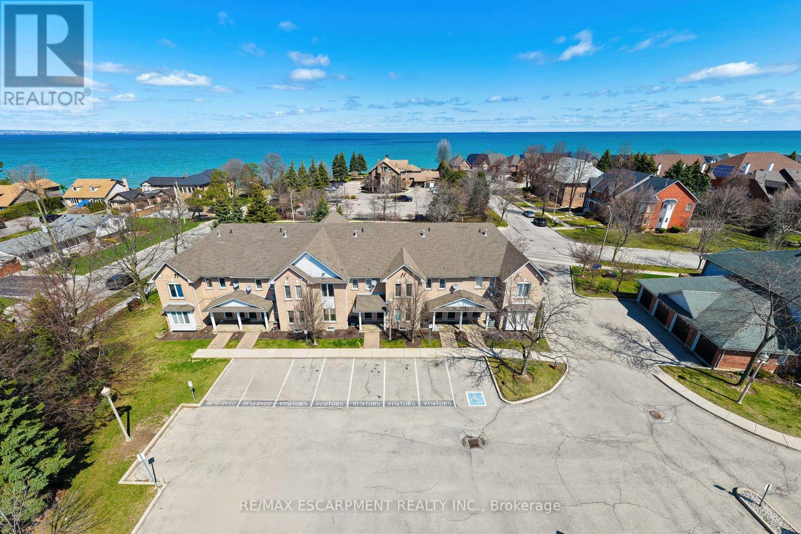 Townhouse at 14 - 2 HARBOUR DRIVE, Hamilton (Lakeshore)