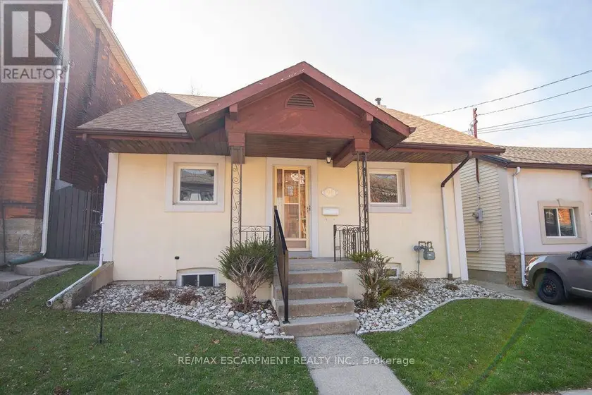Detached at 91 PEARL STREET N, Hamilton (Strathcona)