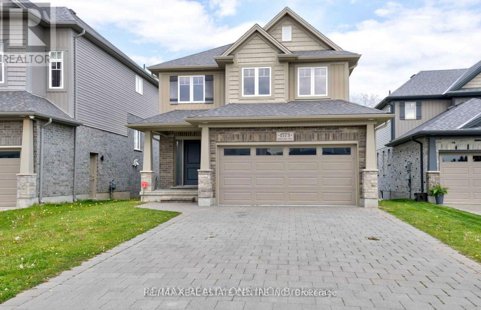 Detached at LOWER - 1573 HORSESHOE CRESCENT, London North (North H)