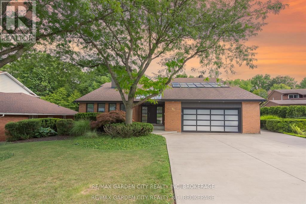 Detached at 86 TREMONT DRIVE, St. Catharines (Glendale/Glenridge)