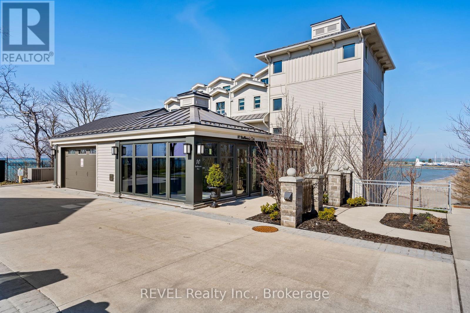 Apartment at 402 - 10 DALHOUSIE AVENUE N, St. Catharines (Port Dalhousie)