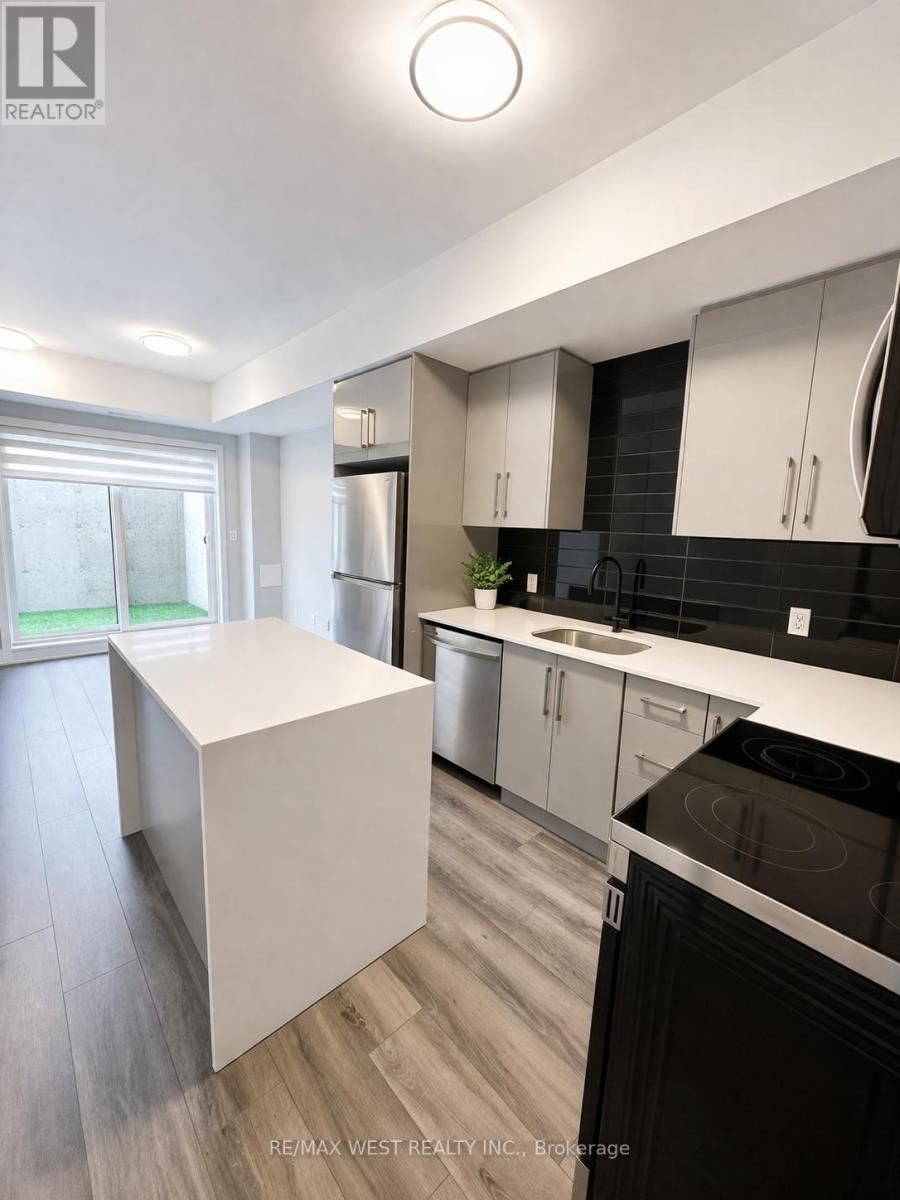 Townhouse at 110 - 6065 MCLEOD ROAD, Niagara Falls (Arad/Fallsview)