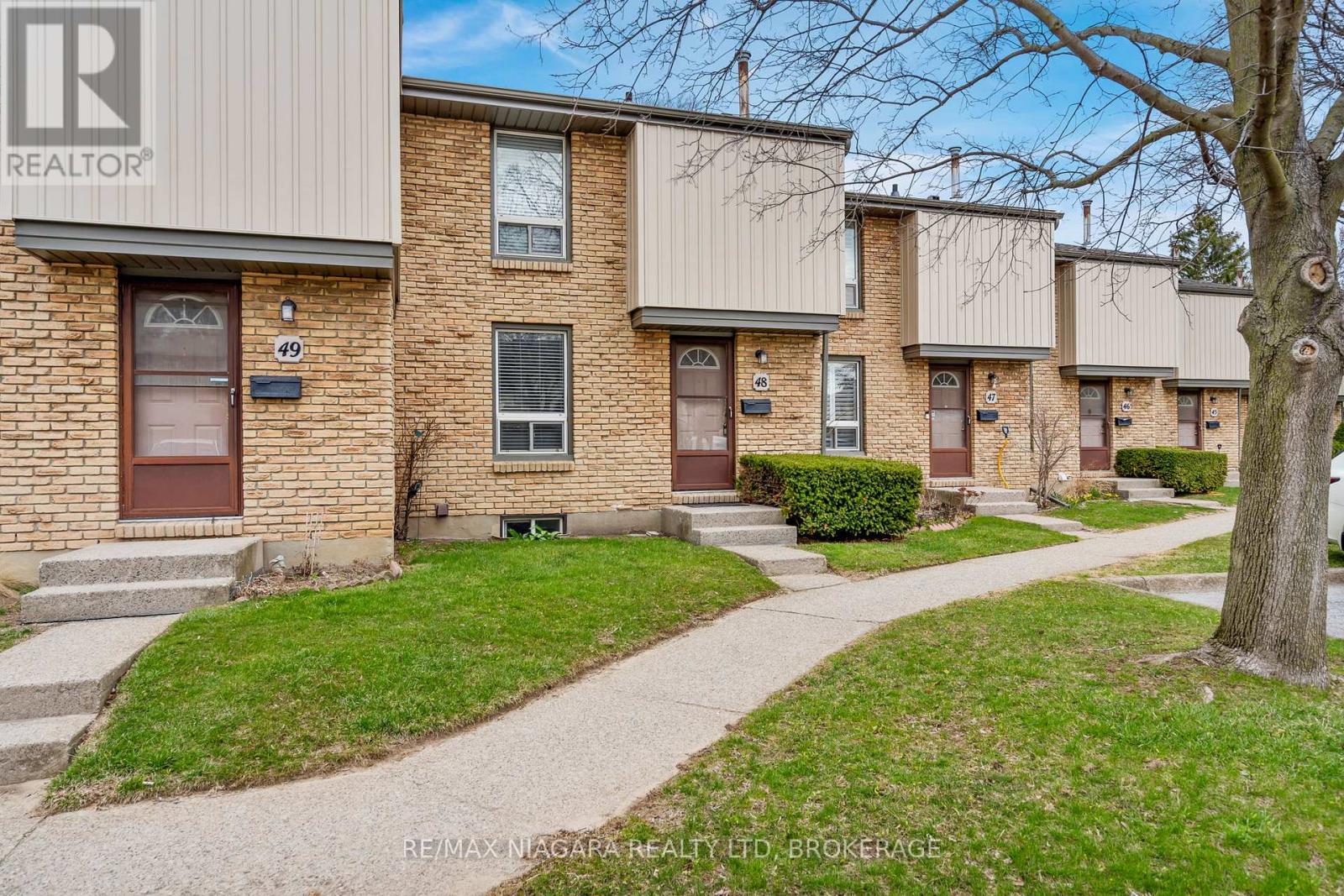 Townhouse at 48 - 302 VINE STREET, St. Catharines (Carlton/Bunting)