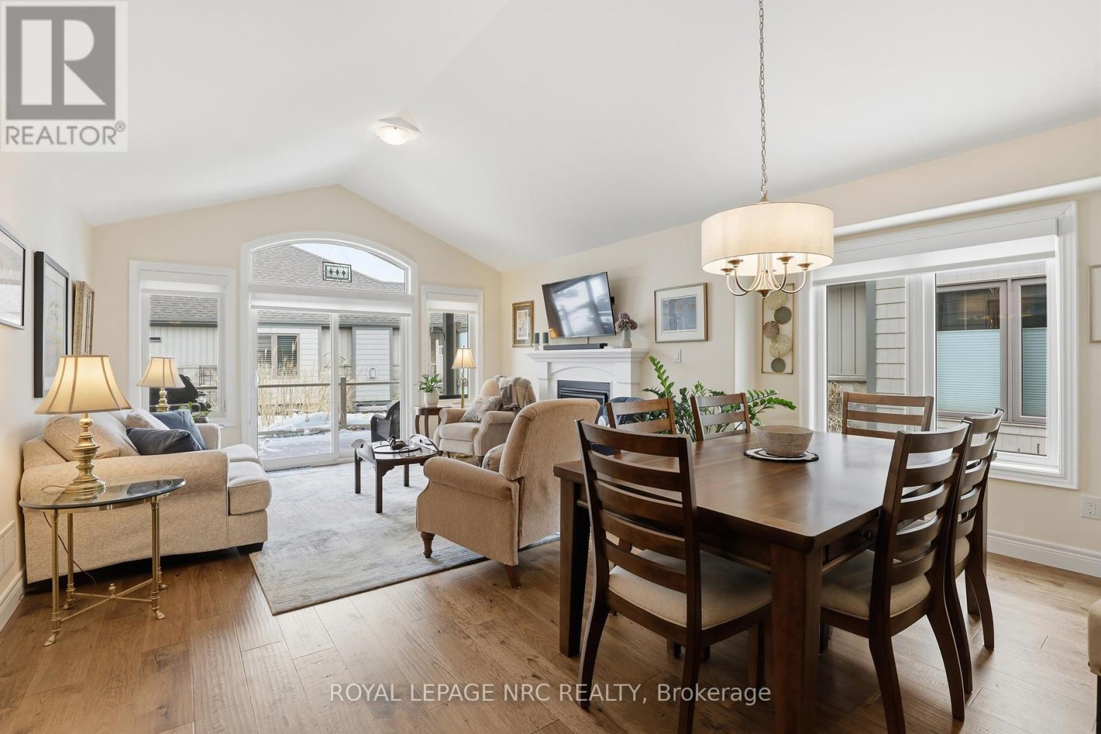 Semi-Detached/Link at 23 RICHARD CRESCENT, West Lincoln