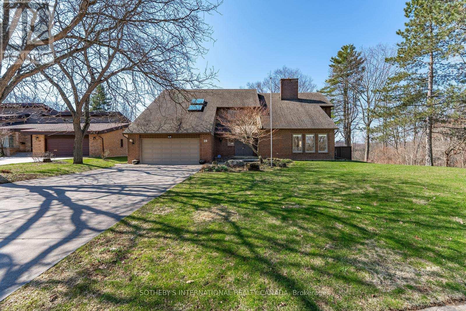 Detached at 20 RIDGEVIEW COURT, Hamilton (Ancaster)