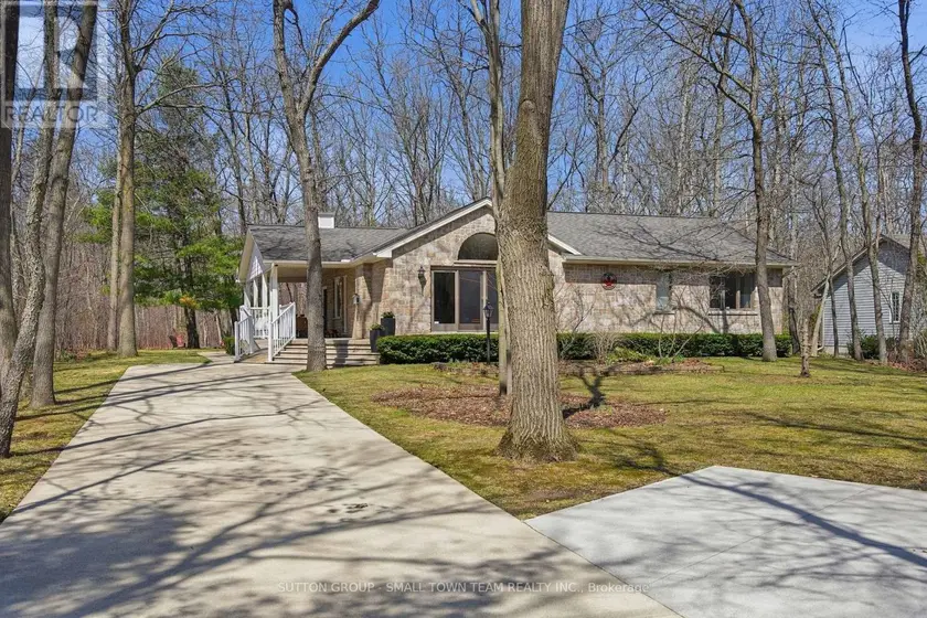 Detached at 8816 TIMBERWOOD TRAIL, Lambton Shores