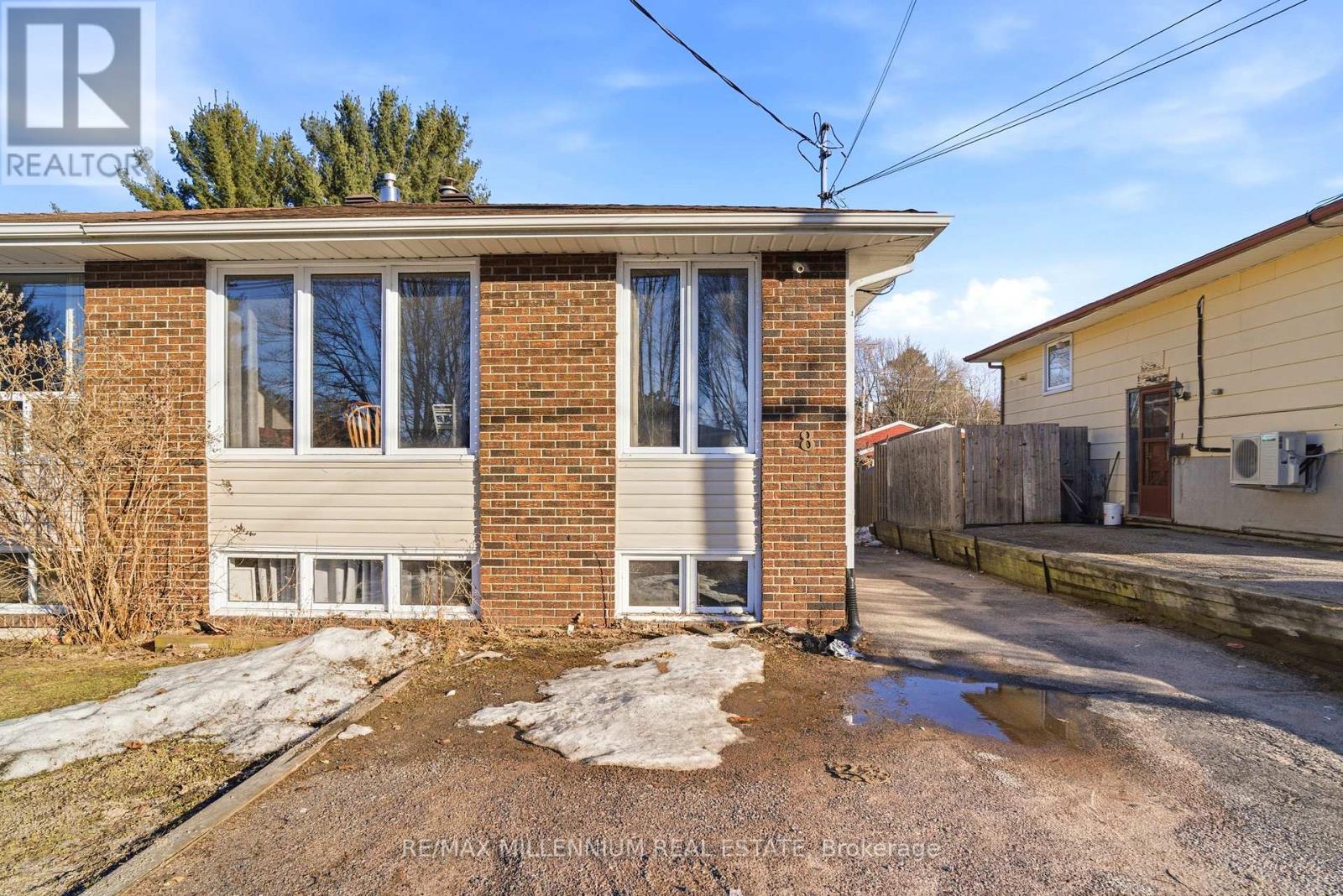 Semi-Detached/Link at 8 PLUMTREE PLACE, North Bay (Ferris)