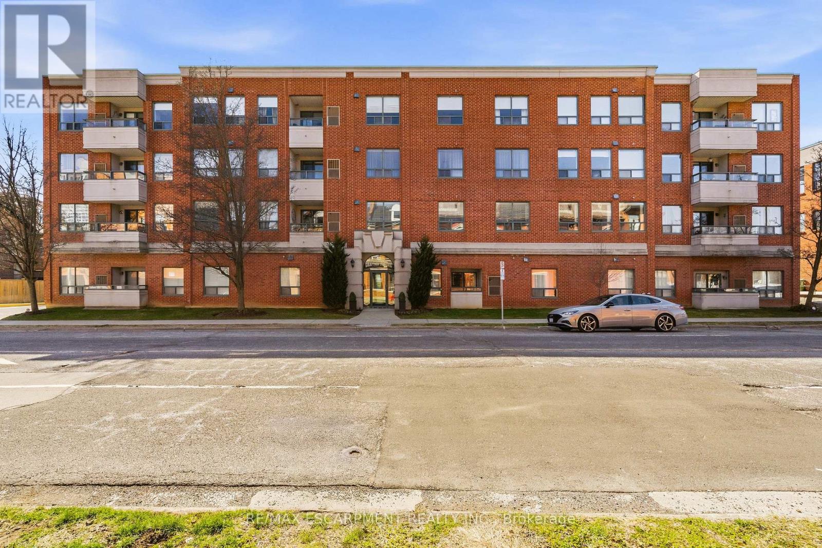 Apartment at 203 - 8 MAIN STREET, Hamilton (Dundas)
