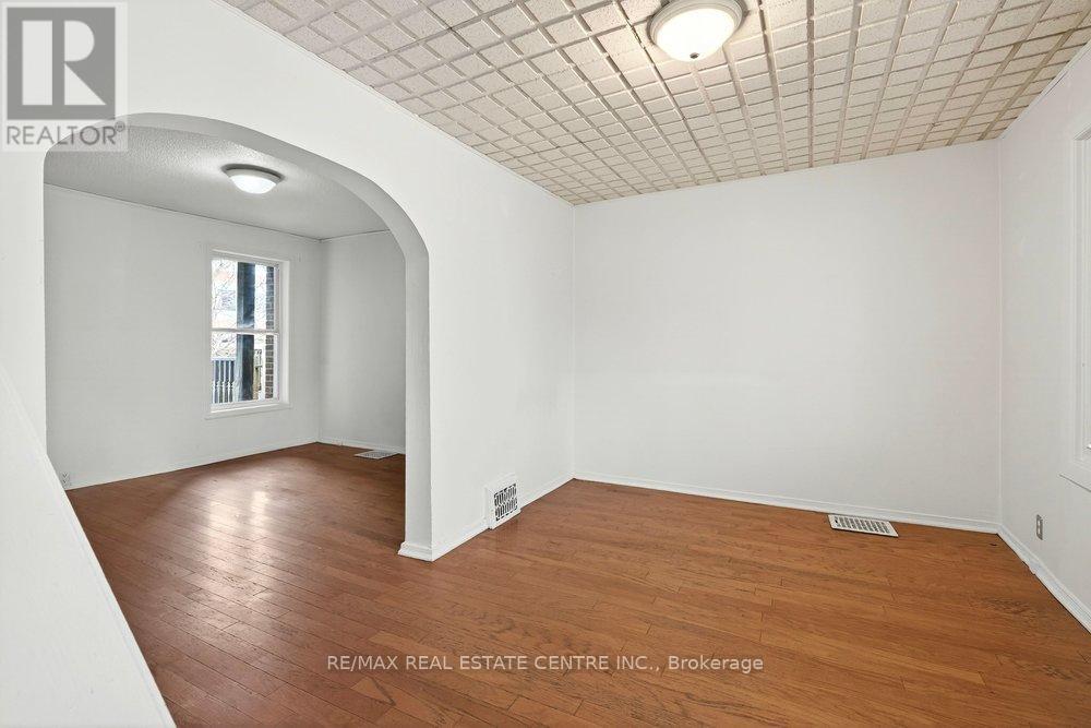 Detached at 23 FREDERICK AVENUE, Hamilton (Crown Point)