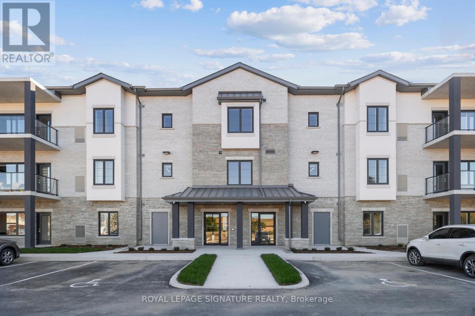 Apartment at 106 - 123 LINCOLN STREET, Welland (Broadway)
