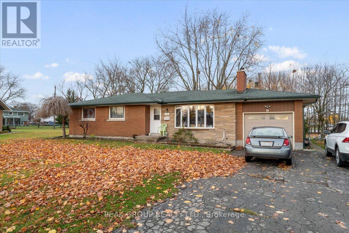 Detached at 18 KAREN CRESCENT, Welland (Prince Charles)