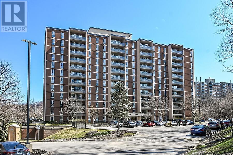 Apartment at 1105 - 1964 MAIN STREET W, Hamilton (Ainslie Wood)
