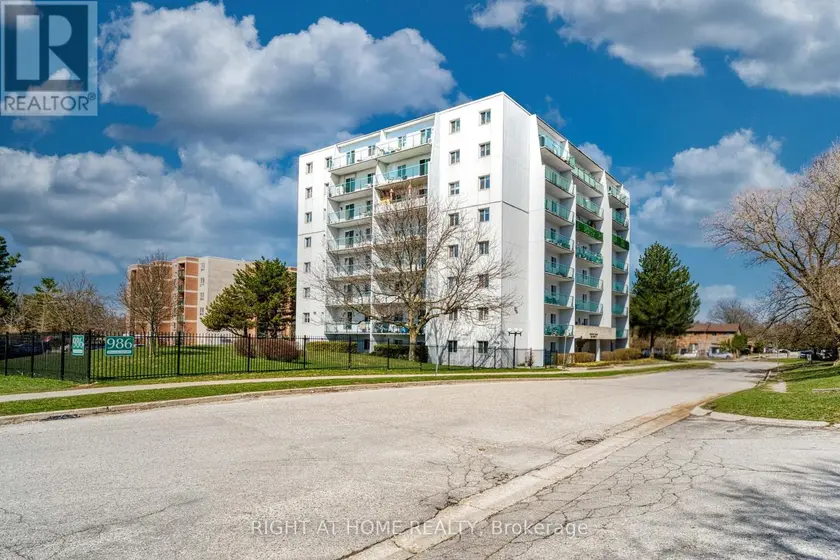 Apartment at 401 - 986 HURON STREET, London
