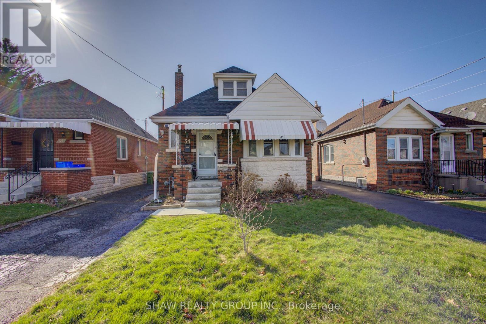 Detached at 34 BARONS AVENUE S, Hamilton (Bartonville)