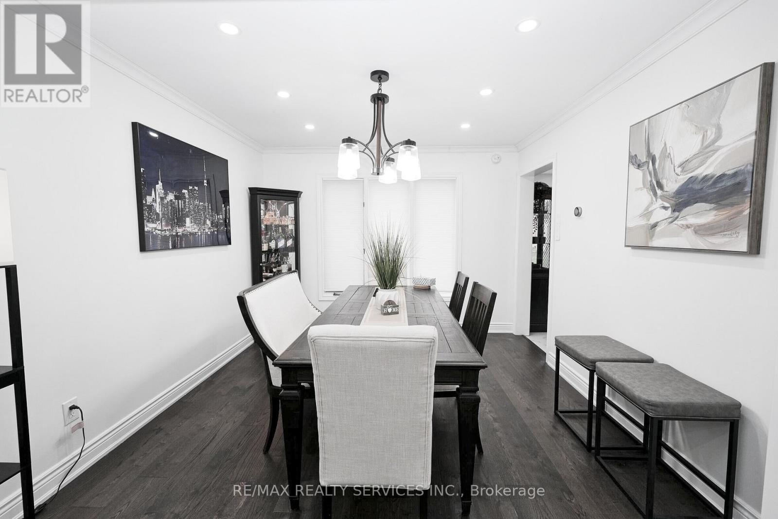 Detached at 8 YEOMAN DRIVE, Brantford